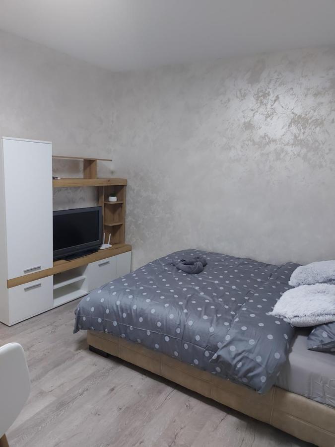 Apartman Mikikiki Belgrado Exterior foto